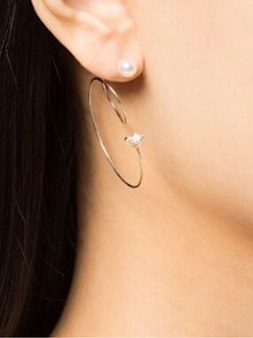 E.M. twisted pearl single earring like new